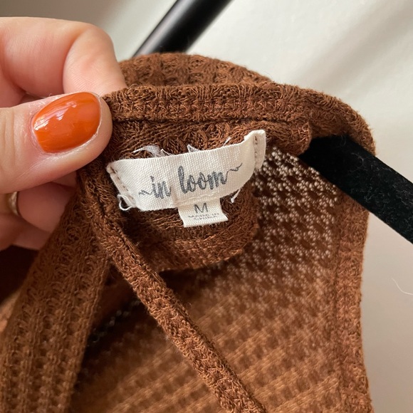 Open Back Waffle Knit Top size Medium - Picture 10 of 12